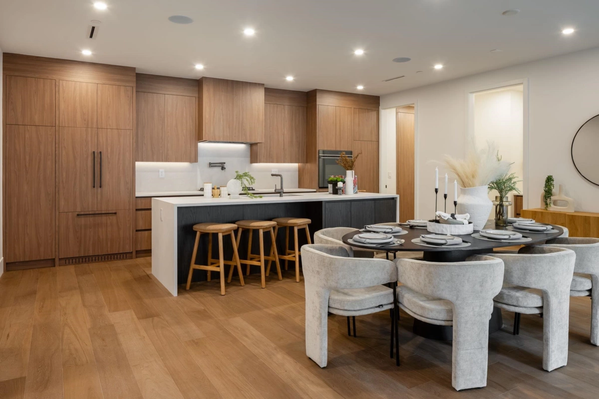 Living Room Photo of 4 950 W 57th Avenue, Vancouver, BC