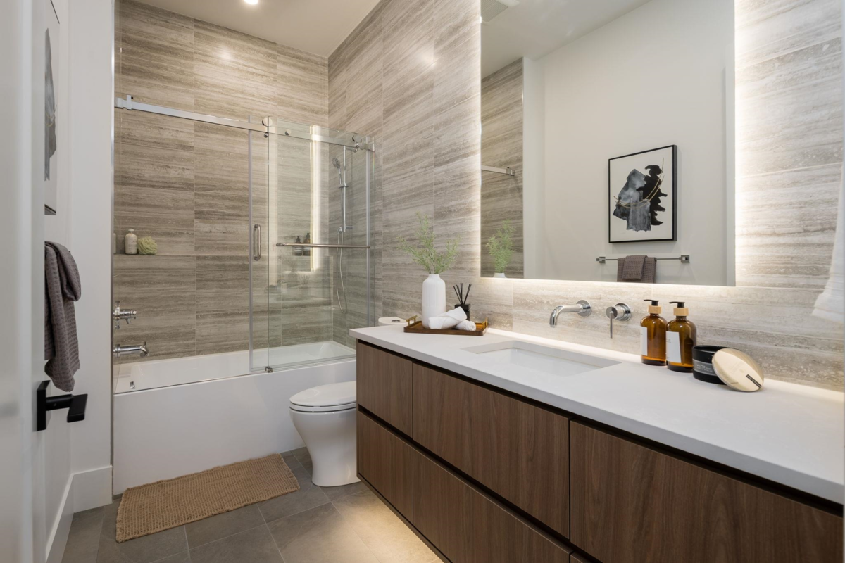 Powder Room Photo of 4 950 W 57th Avenue, Vancouver, BC