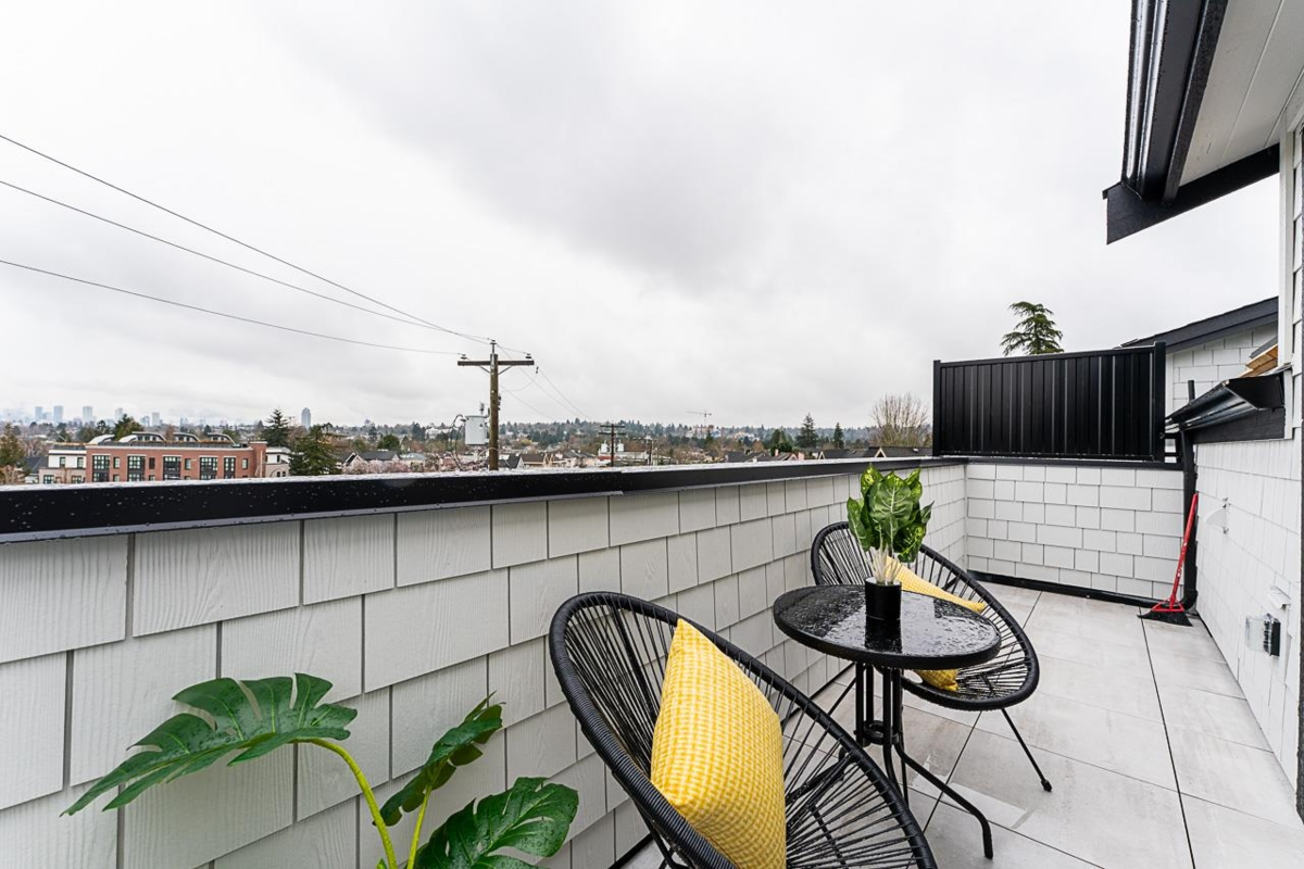 Backyard Photo of 2 2837 Oliver Crescent, Vancouver, BC