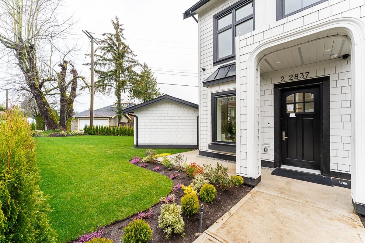 Family Room Photo of 2 2837 Oliver Crescent, Vancouver, BC