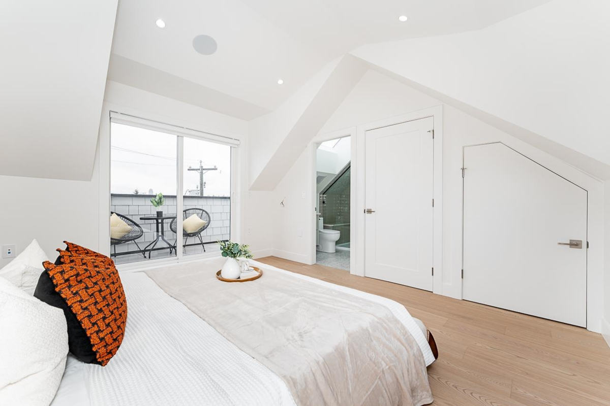 Garage Interior Photo of 2 2837 Oliver Crescent, Vancouver, BC
