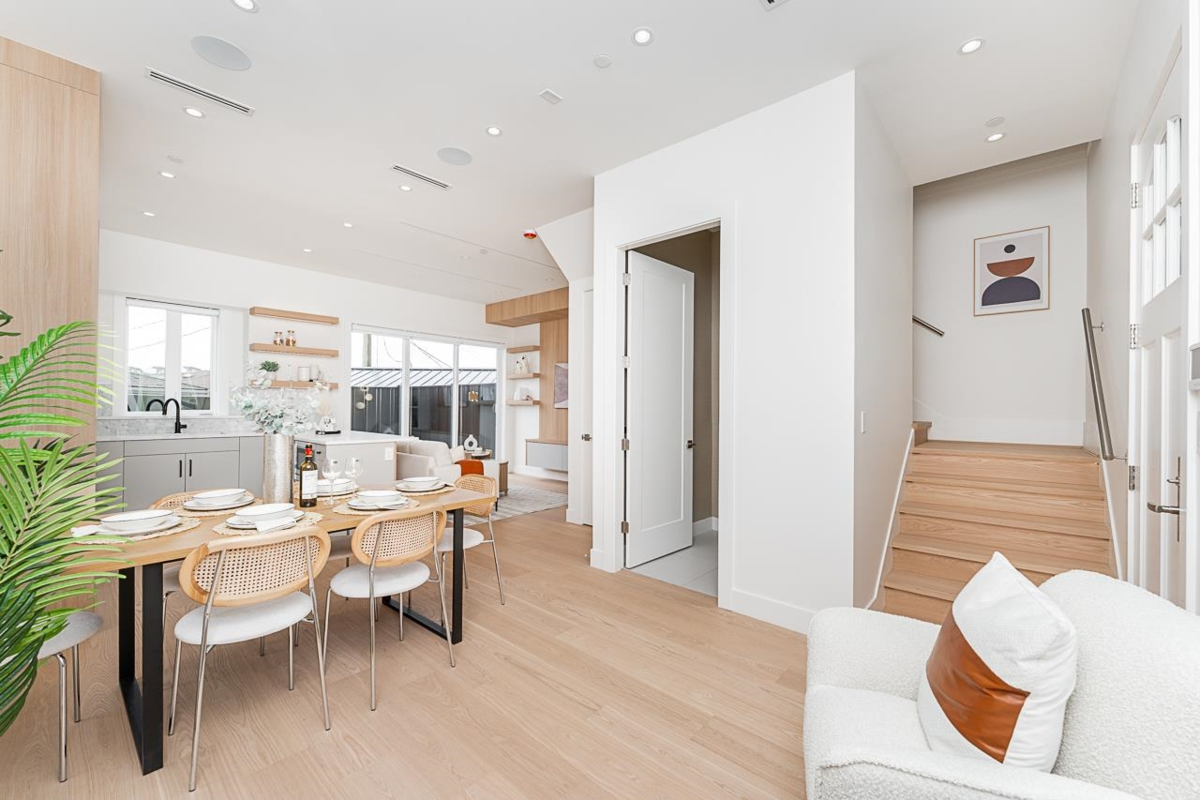 Kitchen Photo of 2 2837 Oliver Crescent, Vancouver, BC