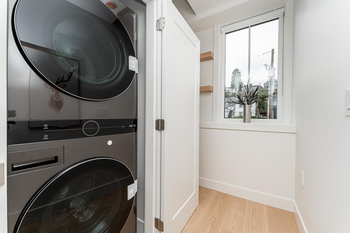 Mudroom Photo of 2 2837 Oliver Crescent, Vancouver, BC