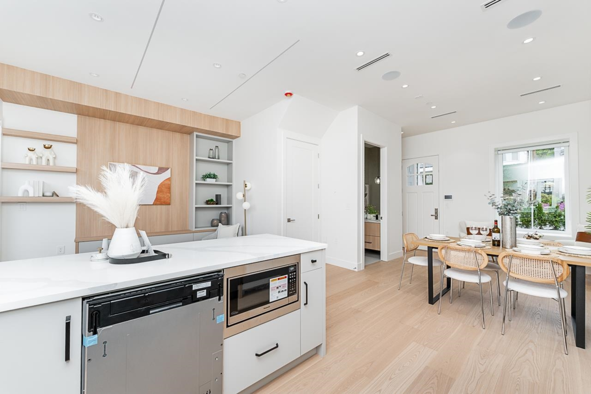 Primary Bedroom Photo of 2 2837 Oliver Crescent, Vancouver, BC