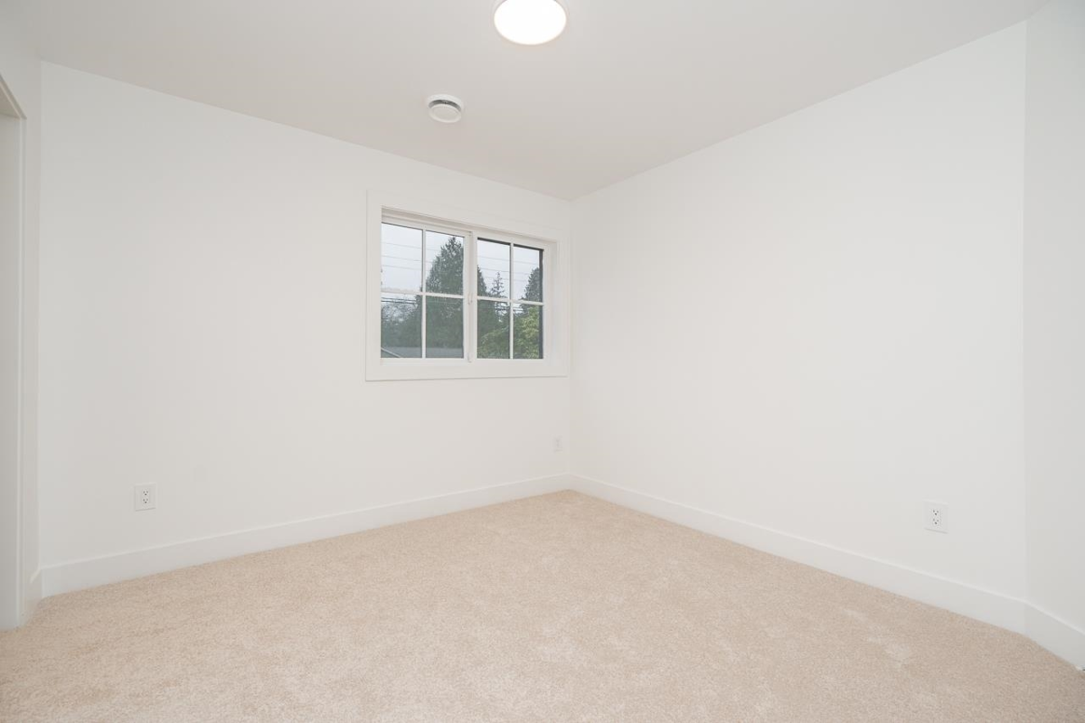 Entry Foyer Photo of 5481 7 Avenue, Delta, BC