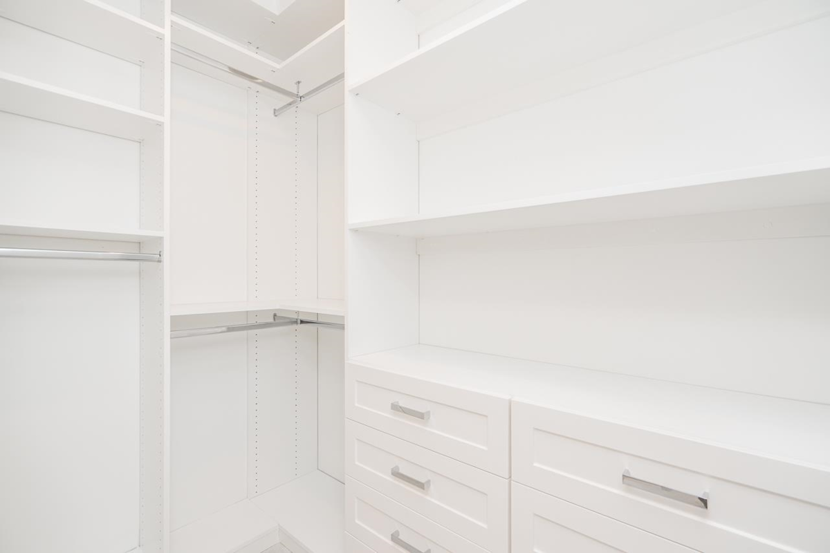 Guest Bathroom Photo of 5481 7 Avenue, Delta, BC