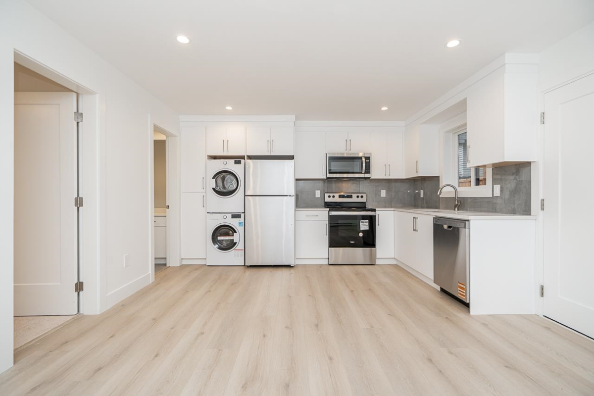 Swimming Pool Photo of 5481 7 Avenue, Delta, BC