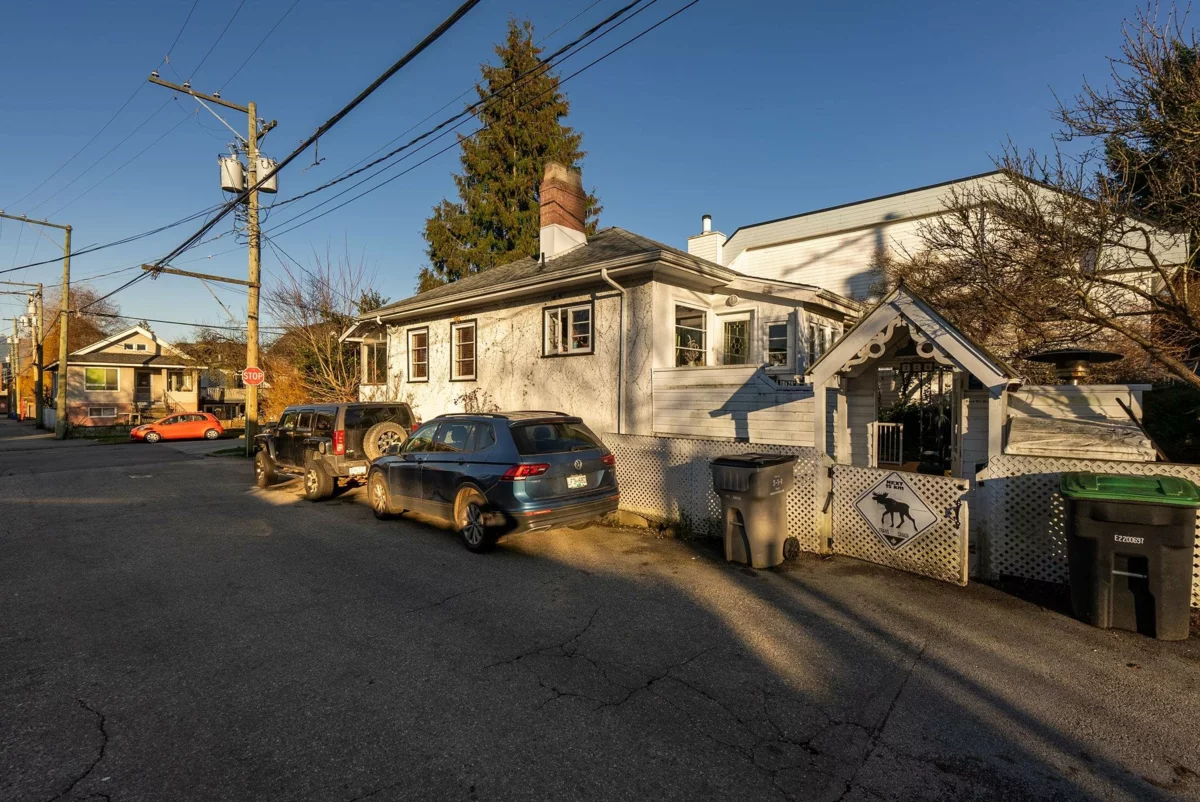 Garden / Landscaping Photo of 228 E 26th Avenue, Vancouver, BC