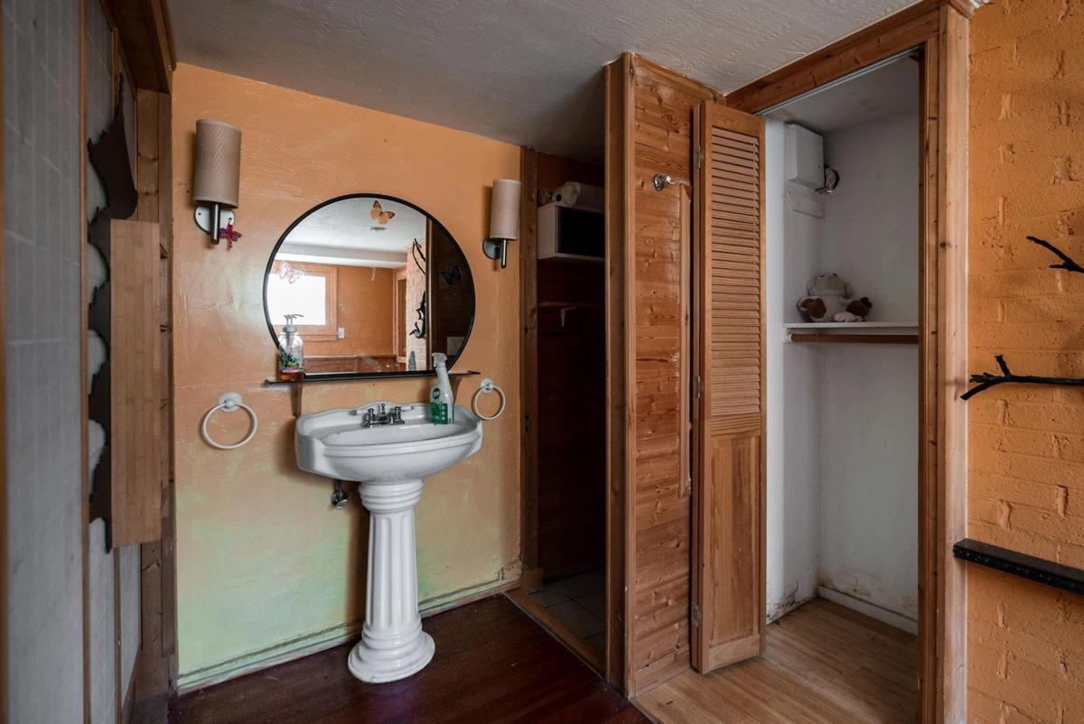 Powder Room Photo of 228 E 26th Avenue, Vancouver, BC