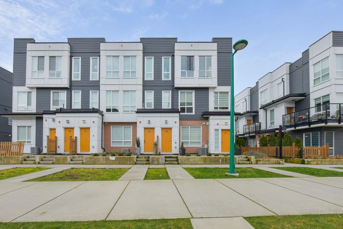 Exterior Front Photo of 19 18855 72 Avenue, Surrey, BC