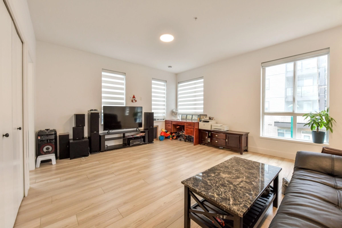 Living Room Photo of 19 18855 72 Avenue, Surrey, BC