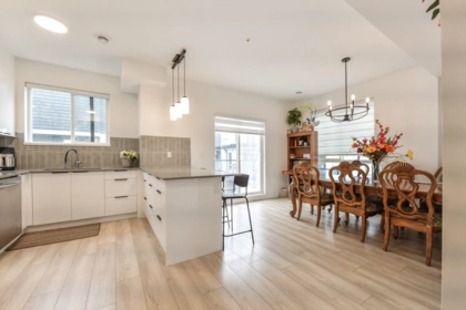 Kitchen Photo of 19 18855 72 Avenue, Surrey, BC