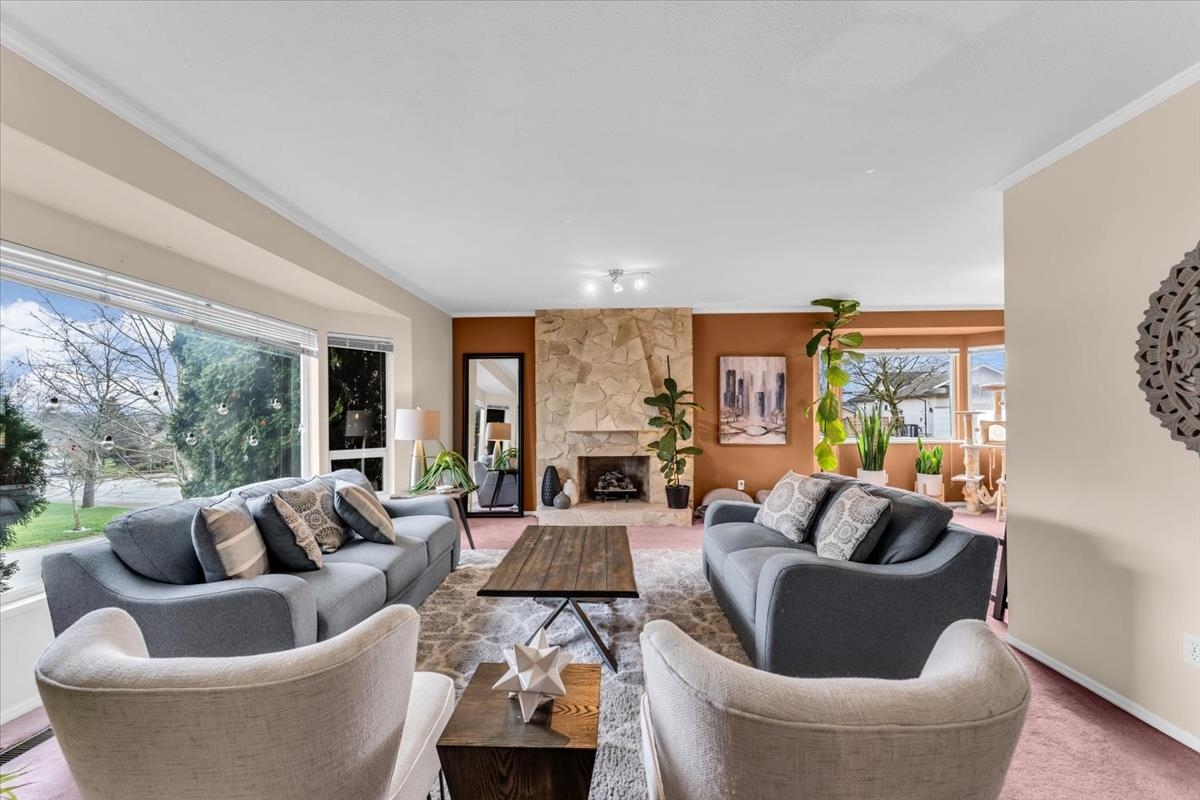 Walk-In Closet Photo of 5737 190 Street, Surrey, BC