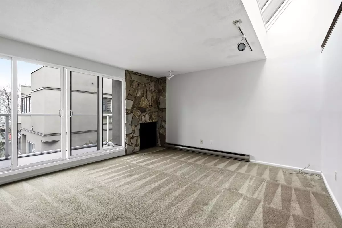 Living Room Photo of B3 1070 W 7th Avenue, Vancouver, BC