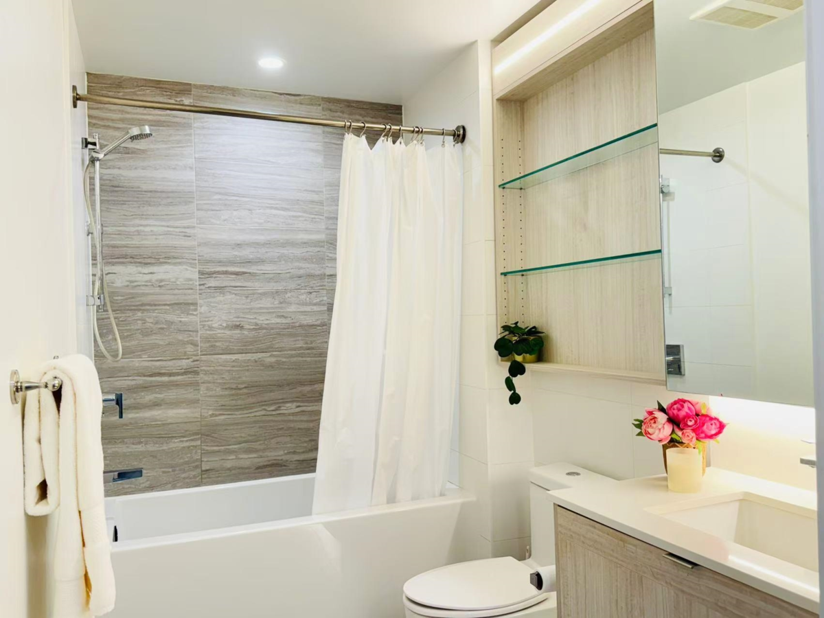 Kitchen Island Photo of 3006 2311 Beta Avenue, Burnaby, BC