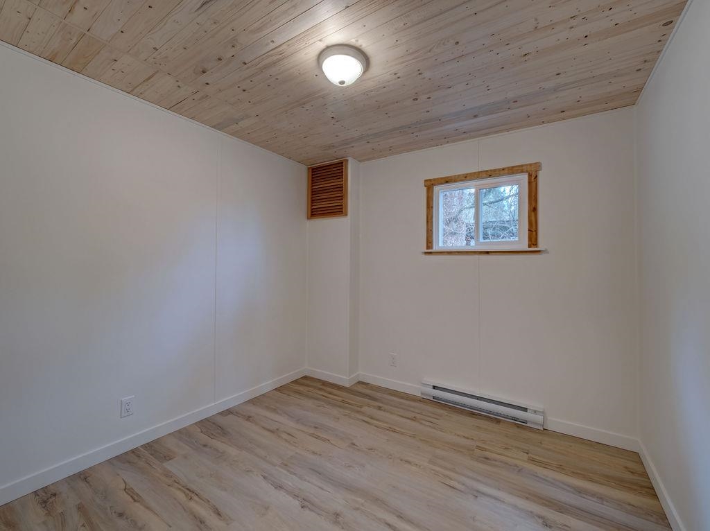 Breakfast Nook Photo of 28 1413 Sunshine Coast Highway, Gibsons, BC