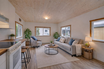 Front exterior of 28 1413 Sunshine Coast Highway, Gibsons, BC