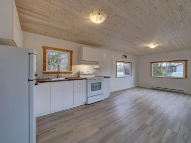 28 1413 Sunshine Coast Highway, Gibsons, BC, Gibsons — Manufactured Home for sale
