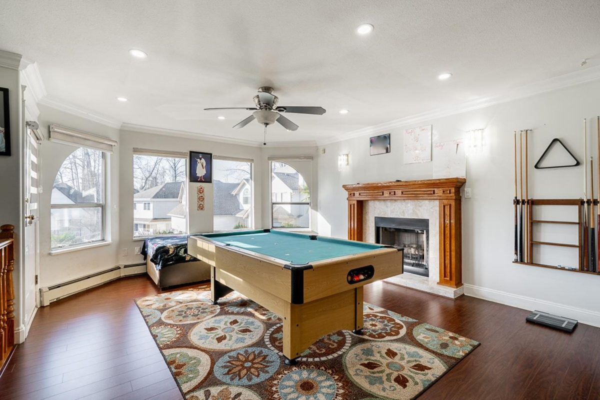 Family Room Photo of 9136 137 Street, Surrey, BC