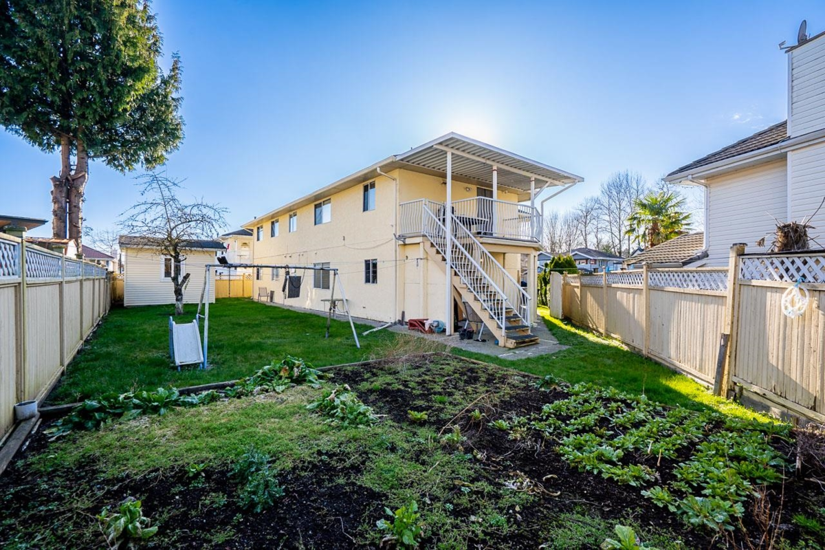 Fitness Center Photo Near 9136 137 Street, Surrey, BC