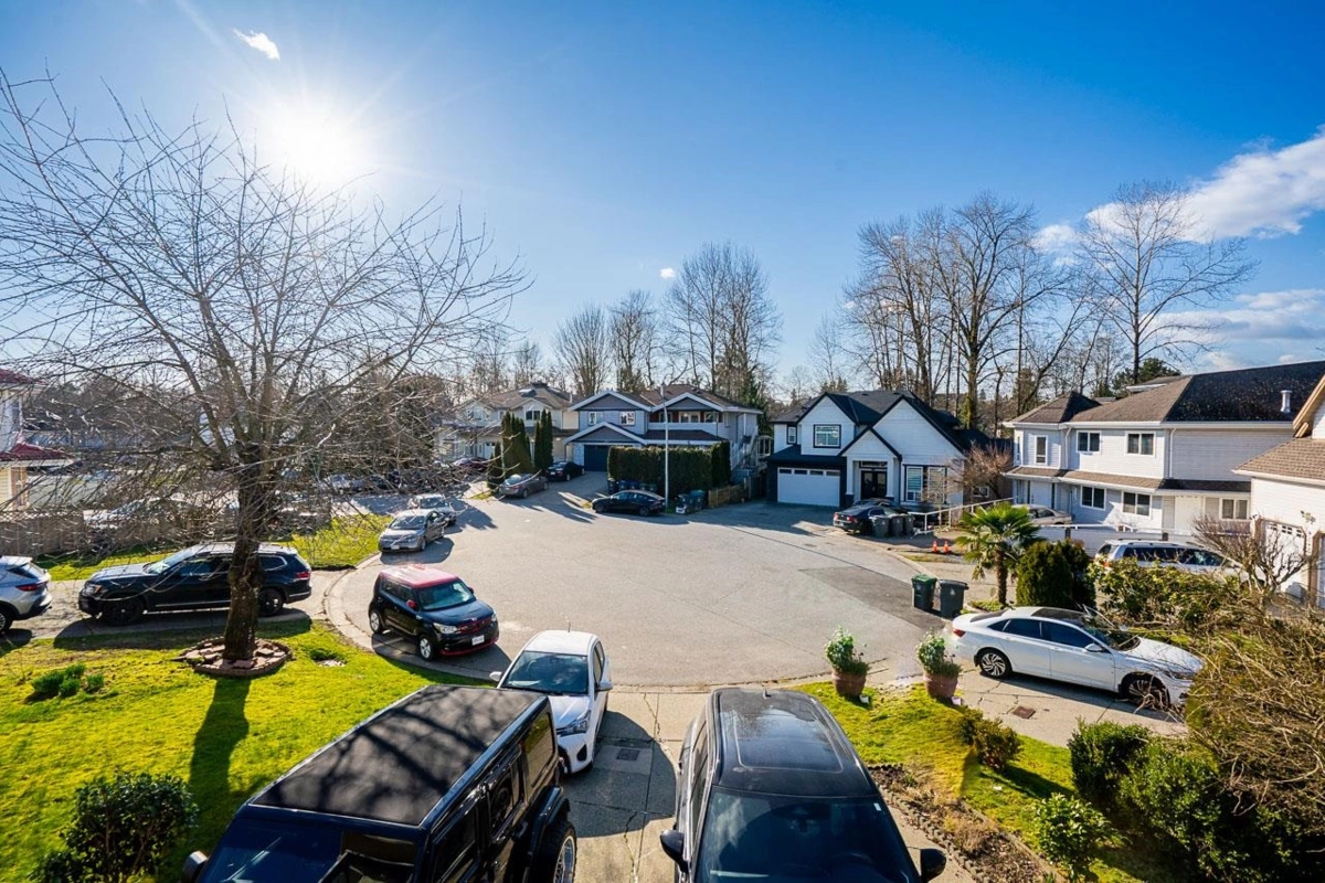 Hallway Photo of 9136 137 Street, Surrey, BC