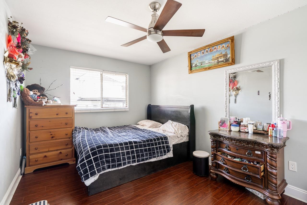 Laundry Room Photo of 9136 137 Street, Surrey, BC