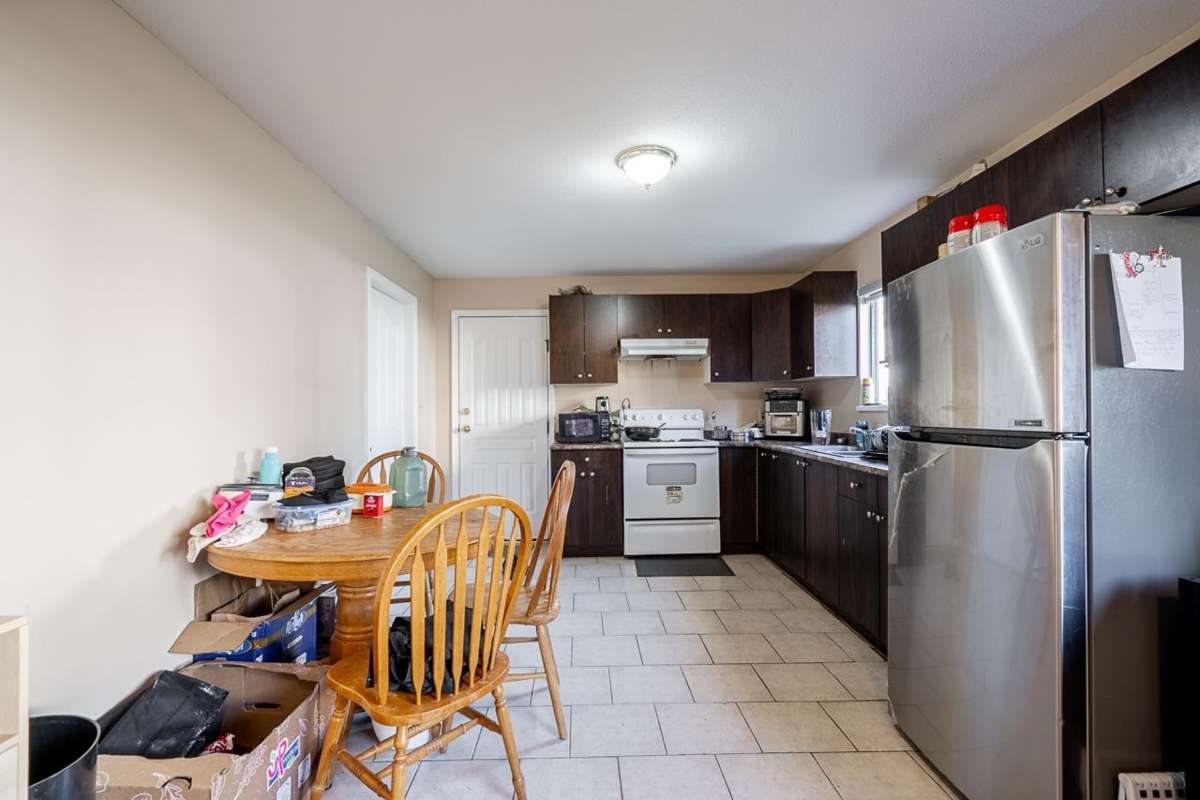 Swimming Pool Photo of 9136 137 Street, Surrey, BC