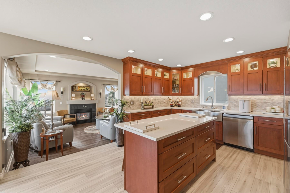 Breakfast Nook Photo of 1542 Alpine Lane, Coquitlam, BC