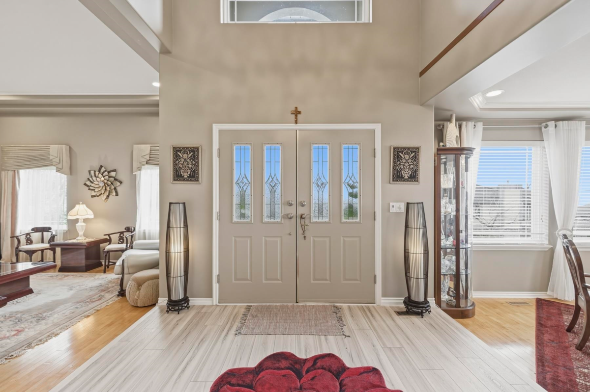 Dining Area Photo of 1542 Alpine Lane, Coquitlam, BC