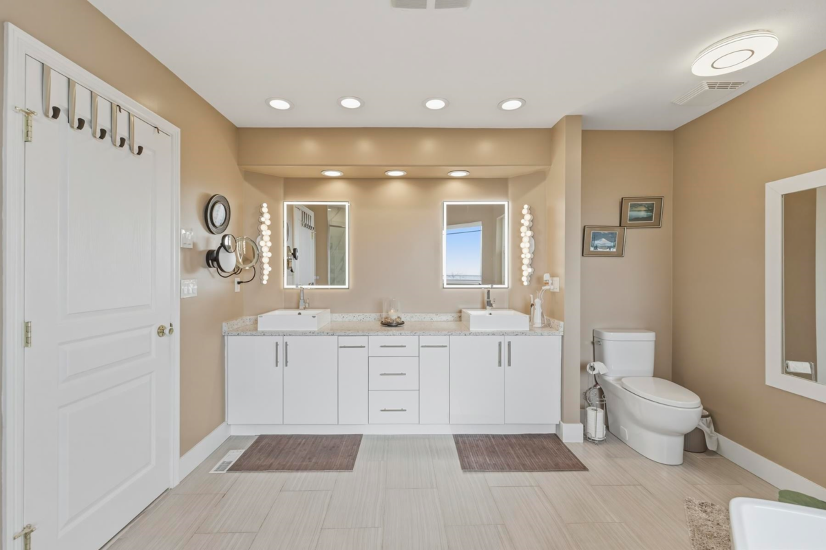 Entry Foyer Photo of 1542 Alpine Lane, Coquitlam, BC