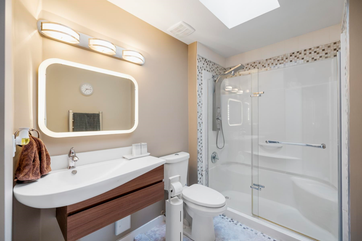 Outdoor Deck Photo of 1542 Alpine Lane, Coquitlam, BC