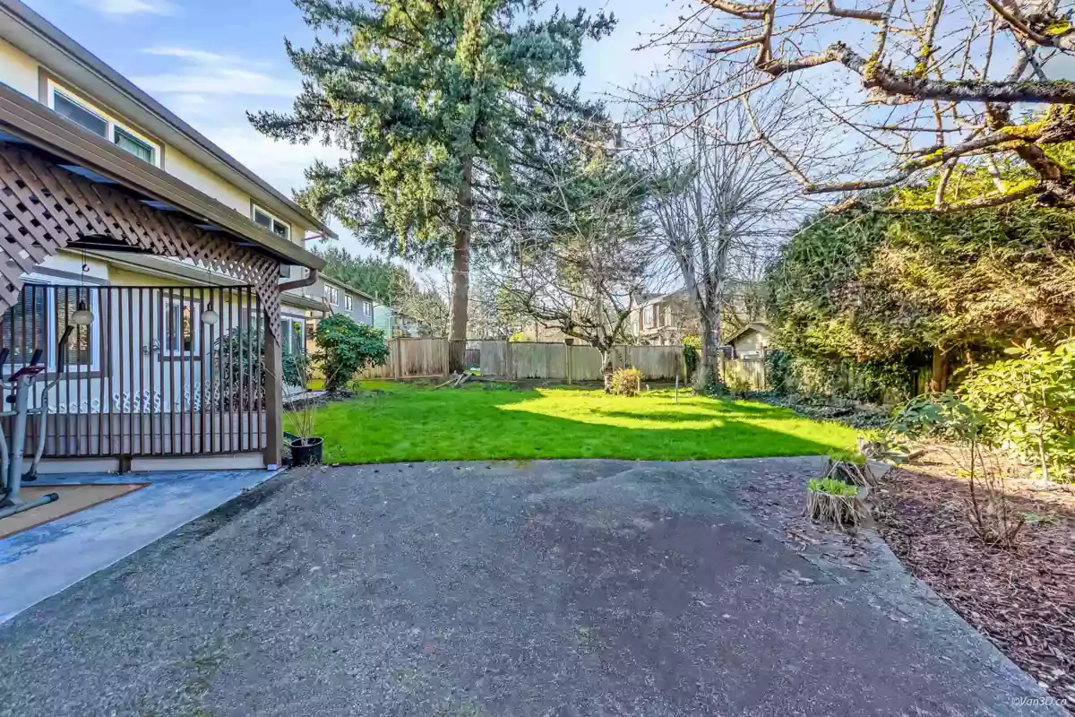 Backyard Photo of 10331 Mortfield Road, Richmond, BC