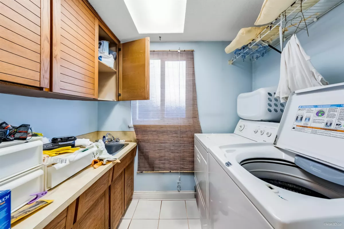 Hallway Photo of 10331 Mortfield Road, Richmond, BC