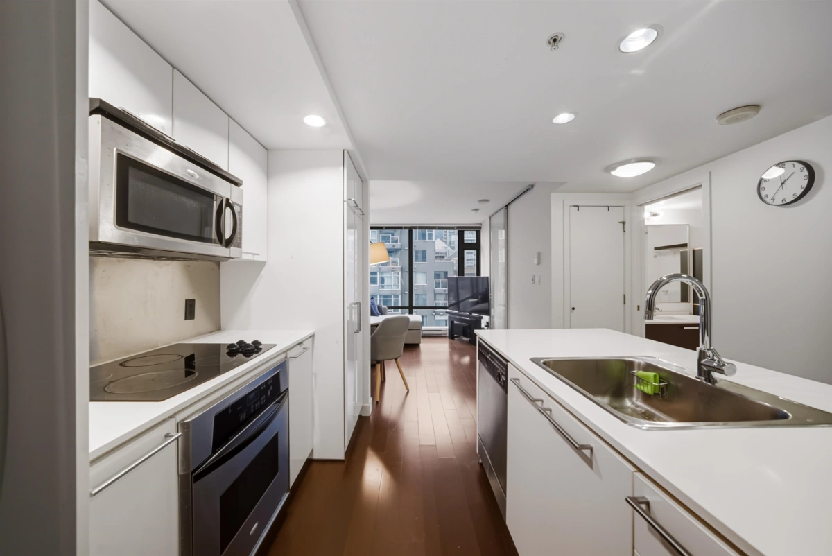 Dining Area Photo of 805 1255 Seymour Street, Vancouver, BC