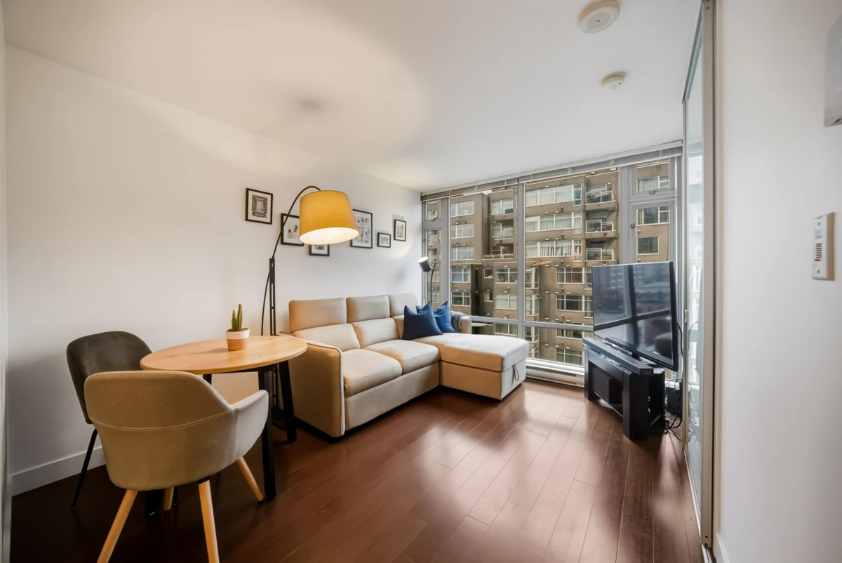 Kitchen Photo of 805 1255 Seymour Street, Vancouver, BC