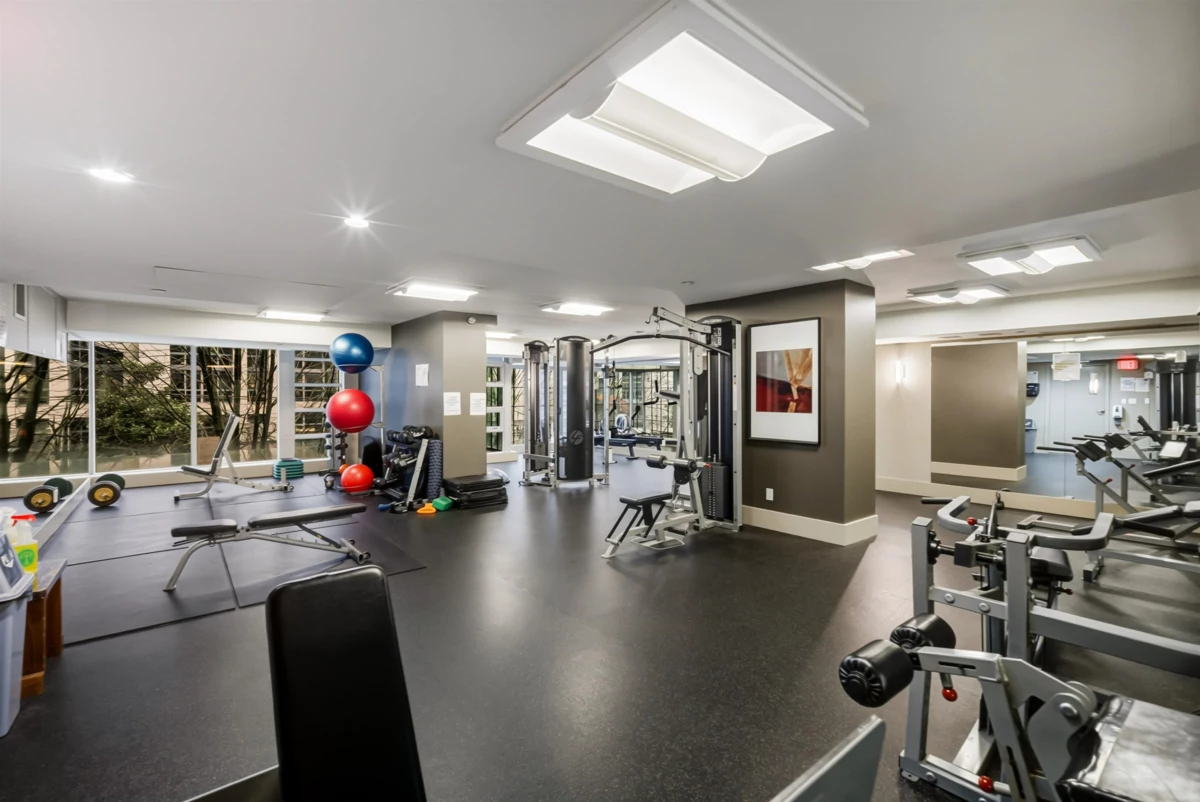 Walk-In Closet Photo of 805 1255 Seymour Street, Vancouver, BC