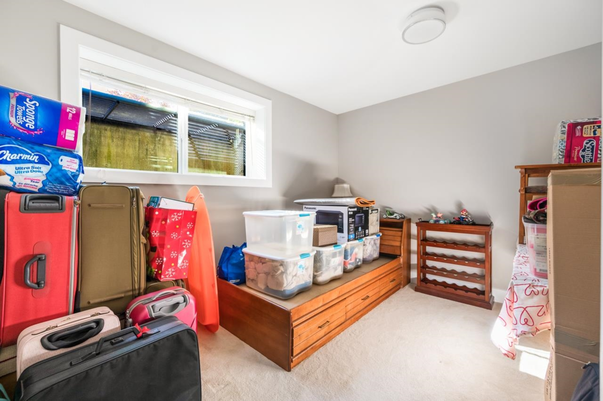 Entry Foyer Photo of 2020 Carson Court, North Vancouver, BC