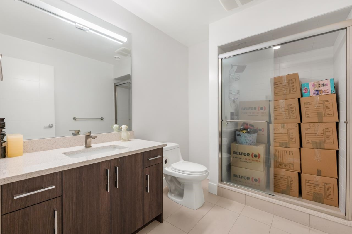 Hallway Photo of 2020 Carson Court, North Vancouver, BC