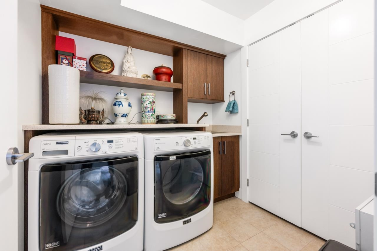 Mudroom Photo of 2020 Carson Court, North Vancouver, BC