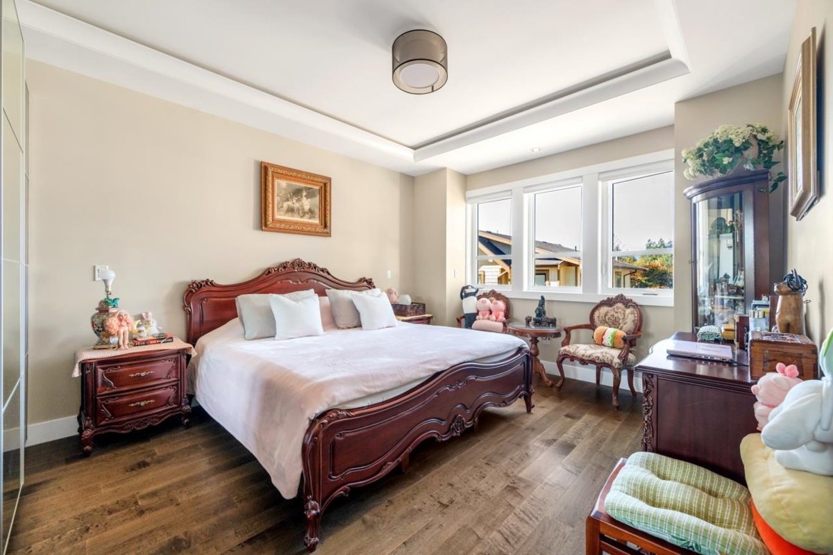 Powder Room Photo of 2020 Carson Court, North Vancouver, BC