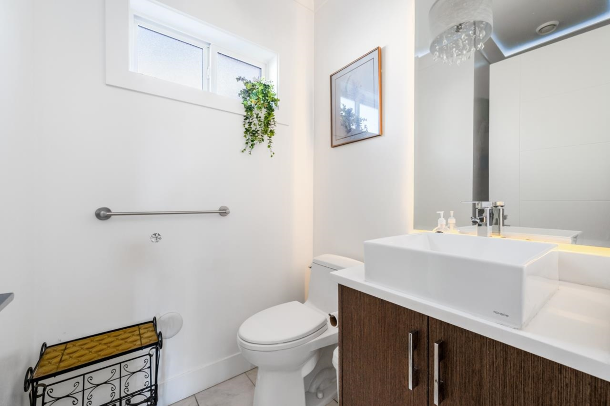 Walk-In Closet Photo of 2020 Carson Court, North Vancouver, BC