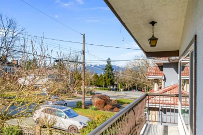 Breakfast Nook Photo of 6072 Selma Avenue, Burnaby, BC