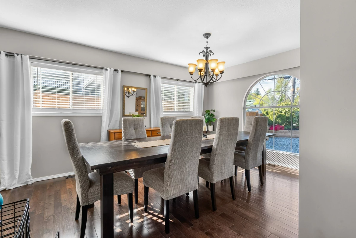 Kitchen Island Photo of 29390 Duncan Avenue, Abbotsford, BC