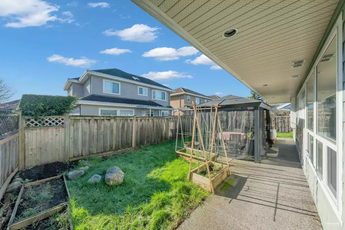Outdoor Kitchen Photo of 9171 Pauleshin Crescent, Richmond, BC