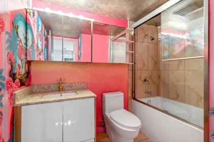 Laundry Room Photo of 205 2328 Oxford Street, Vancouver, BC