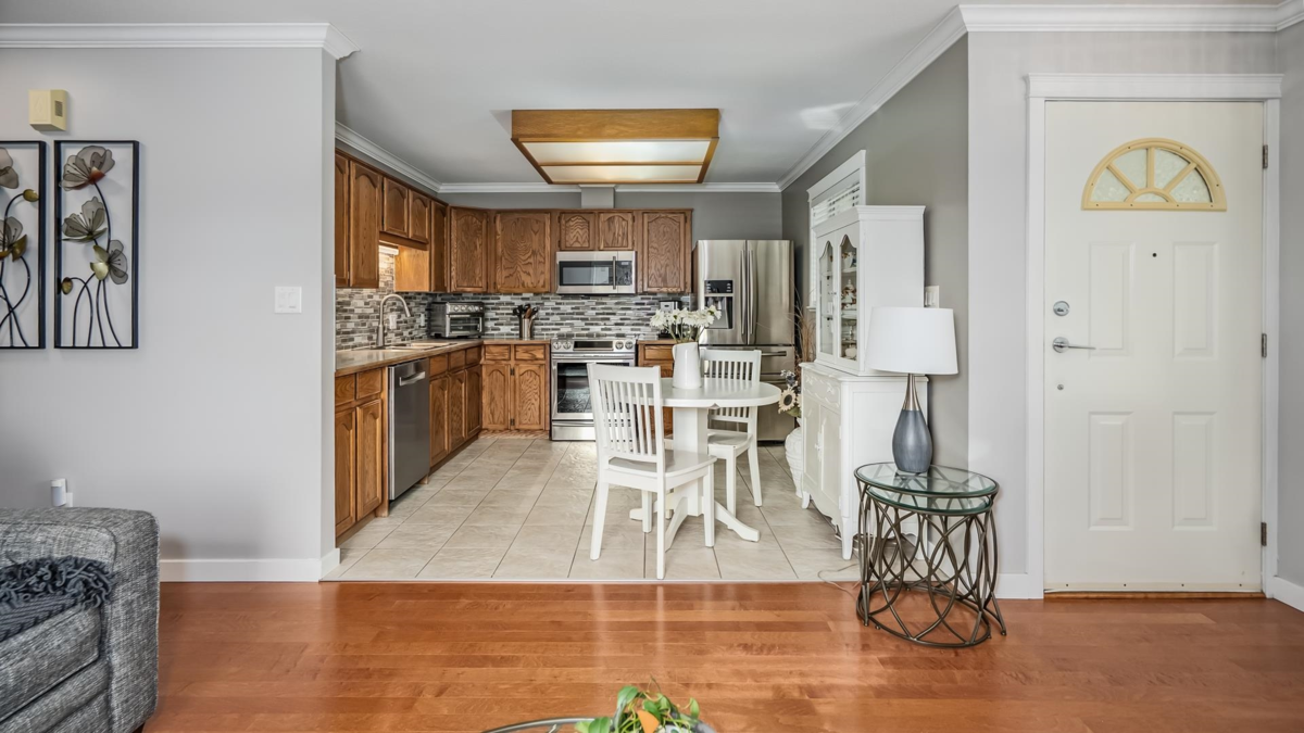 Dining Area Photo of 25 12276 189a Avenue, Pitt Meadows, BC