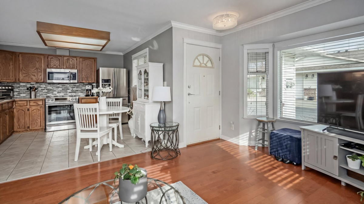 Family Room Photo of 25 12276 189a Avenue, Pitt Meadows, BC