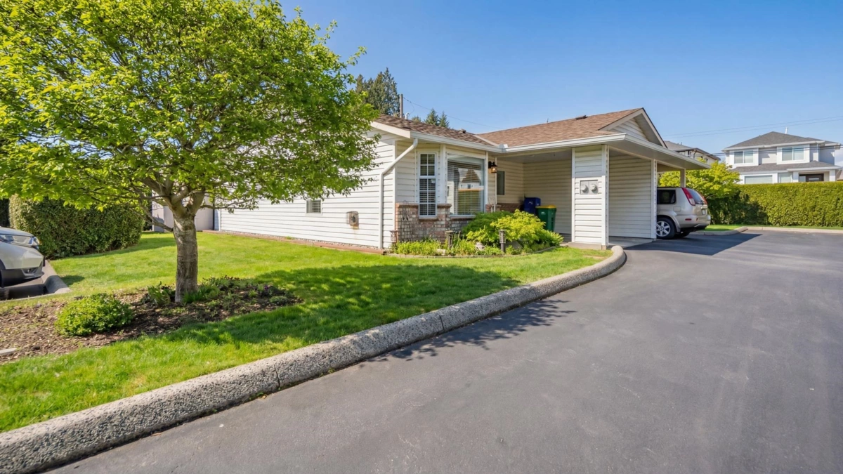 Hallway Photo of 25 12276 189a Avenue, Pitt Meadows, BC