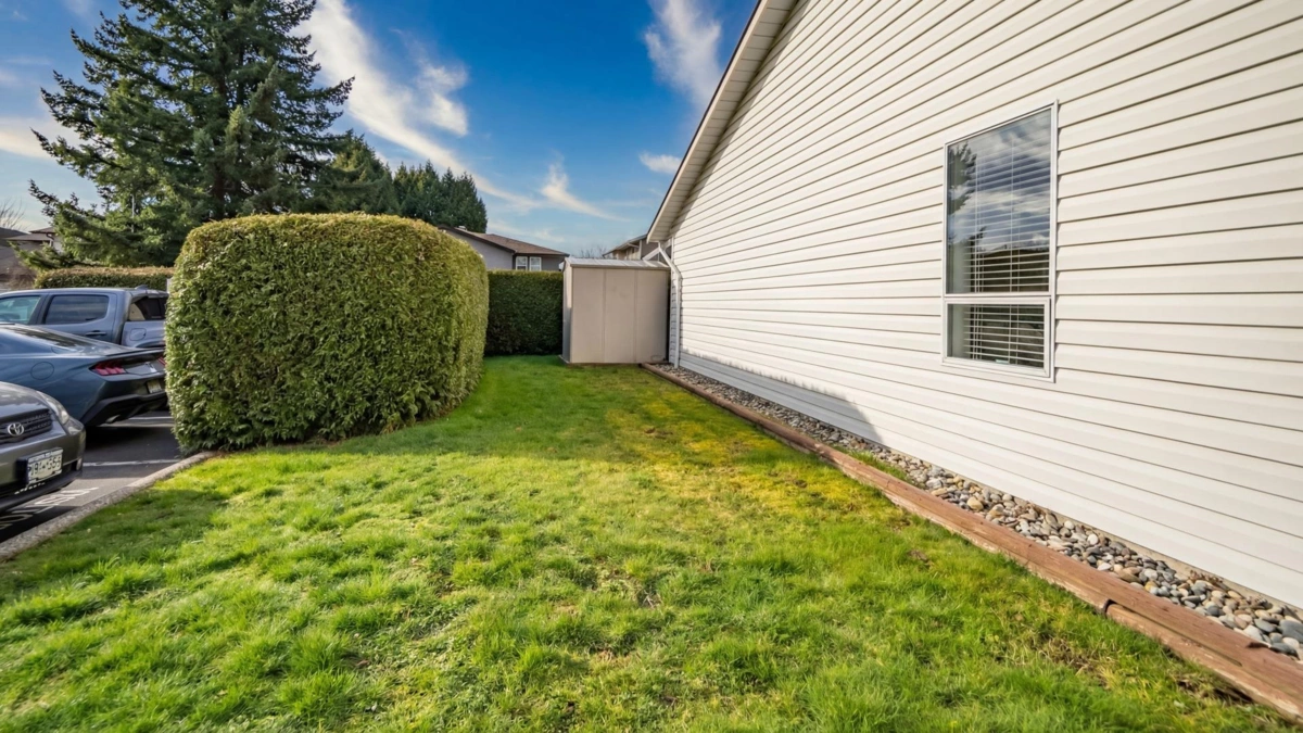 Laundry Room Photo of 25 12276 189a Avenue, Pitt Meadows, BC