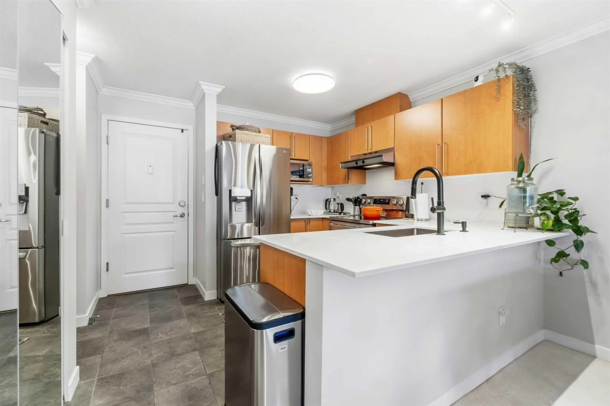 Dining Area Photo of 406 1150 E 29th Street, North Vancouver, BC